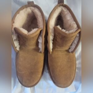 UGG Womens Tan Boots ***need To Be Cleaned And No Laces
